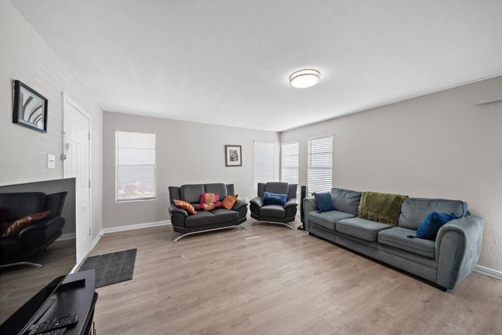 Cozy, Dedicated Workspace, Fast Wi-Fi Apartment ฮูสตัน ภายนอก รูปภาพ